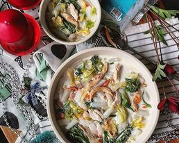 ⁣ Creamy Chicken Soup With Pasta and Cabbage