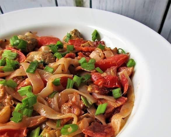 Bacon Tomato Artichoke Miracle Noodle Bowl⁣