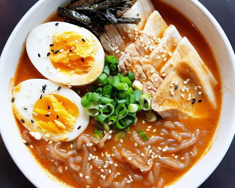 Spicy Shirataki Black Ramen Miracle Noodle