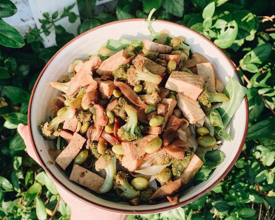 Asian Stir Fry Vegan Noodle Bowl