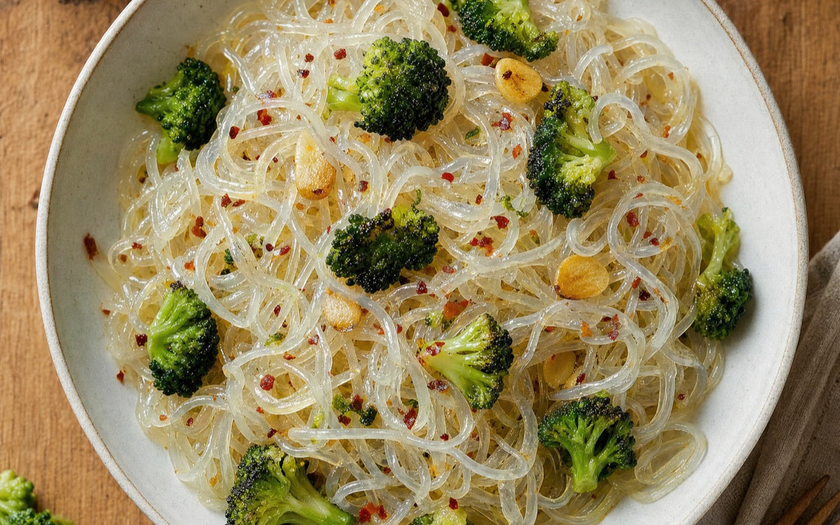 Shirataki noodles with broccoli