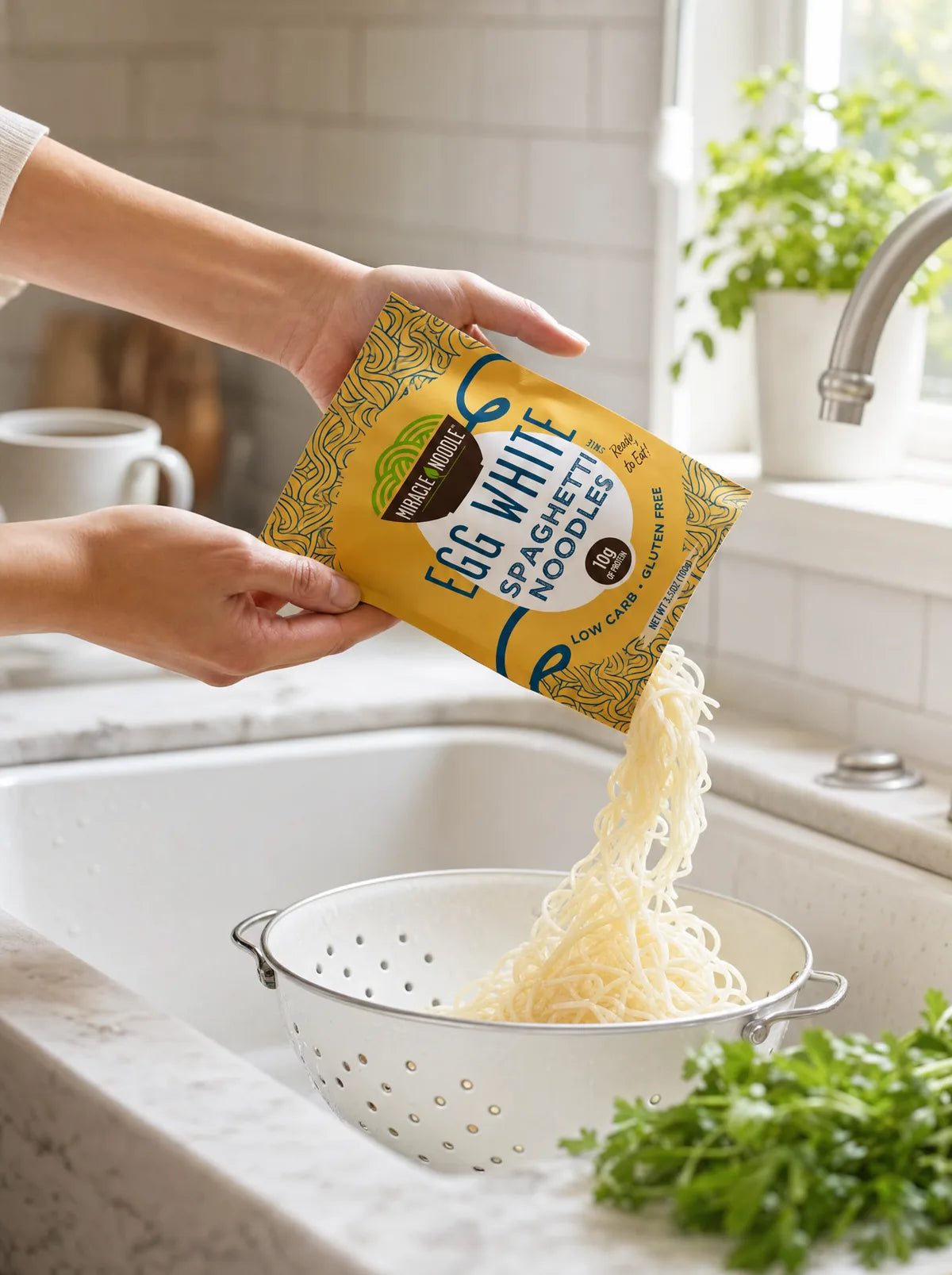 Preparing noodles in a colander